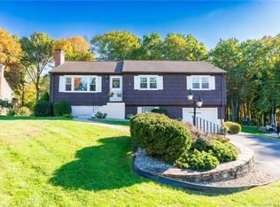 61 Lantern Hl, Newington, CT 06111