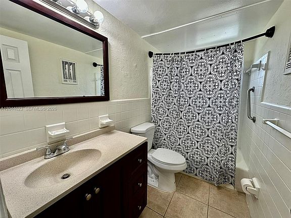 5th image of 5420 NE 22nd Ter APT 6