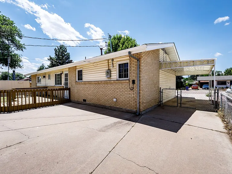 129 Ely St — Photo 49