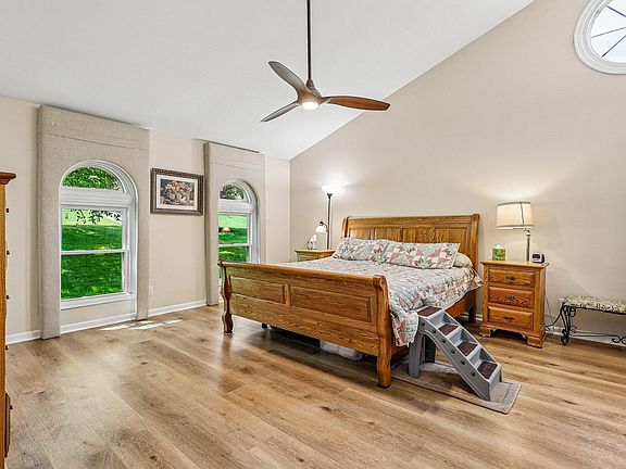 5th image of 8229 Woodcreek Dr