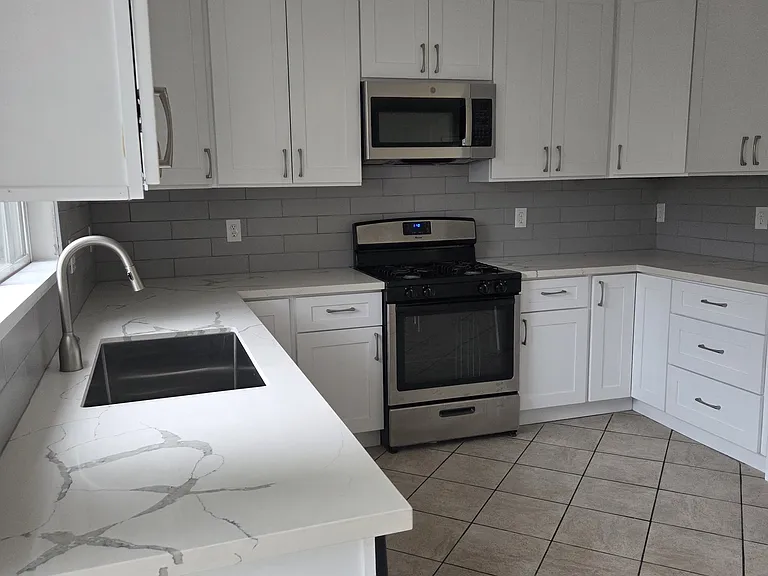 751 S Arizona Ave — Photo 5