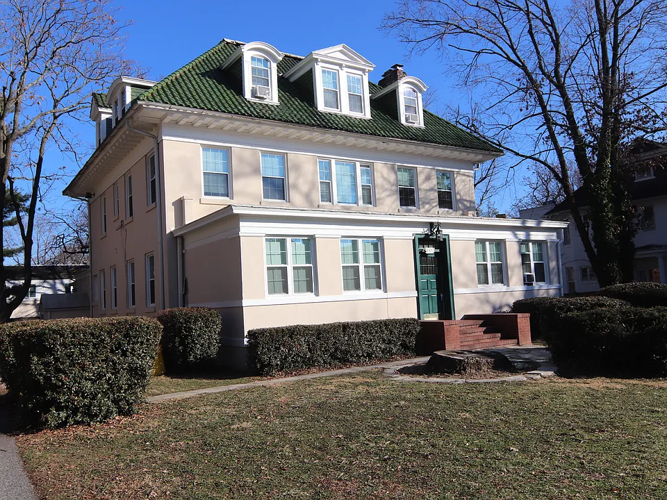 4109 Roland Ave #B