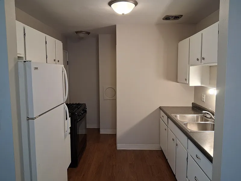 2 bed, 1.5 bath, $1,299 — Photo 3