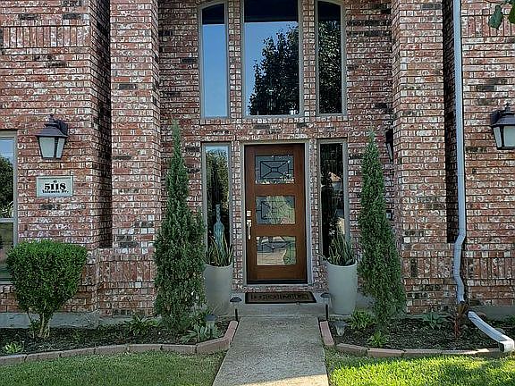 2nd image of 5118 Valencia Dr