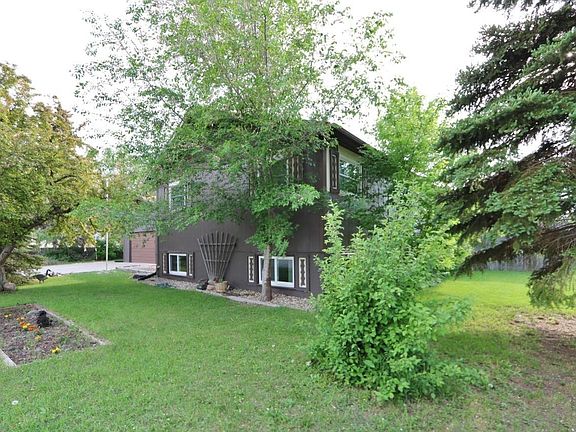 3rd image of 505 3rd Ave NE