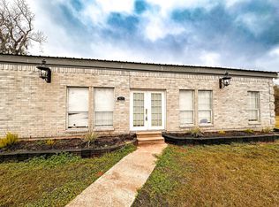 638 Kelly Ln, Holiday Lakes, TX 77515