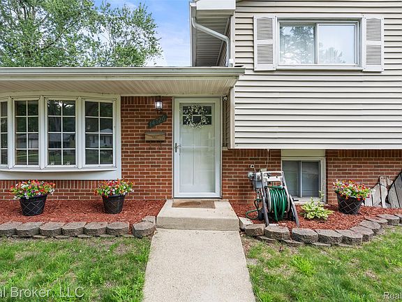 4th image of 14726 Ellen Dr