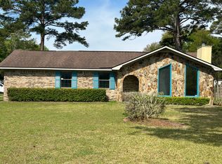 1111 Chestnut Ln, Hinesville, GA 31313