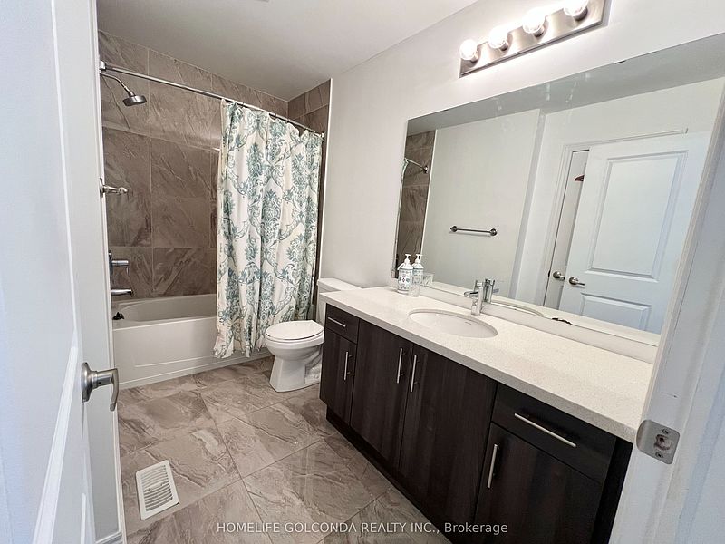 Oakville Townhouse for rent - 4 Bedrooms — photo 20