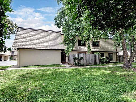 2nd image of 1484 Ventura Way