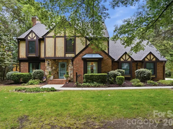 5101 Lindstrom Dr, Charlotte, NC 28226