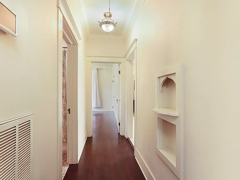 610 Avenue B — Photo 14