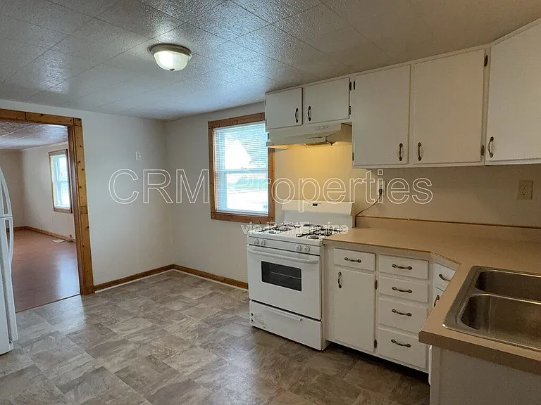 2324 N Buckeye St — Photo 5