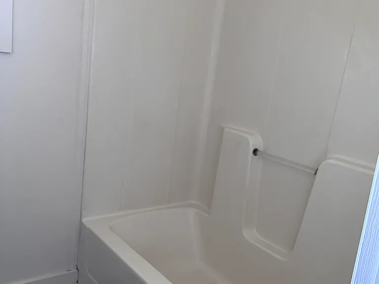 122 Ivydale Rd #B — Photo 6