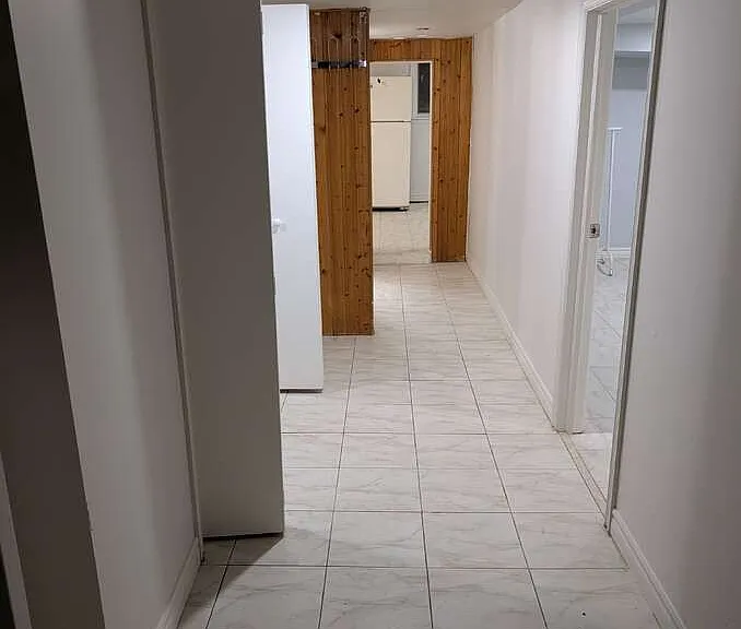 21 Patricia Ave — Photo 2