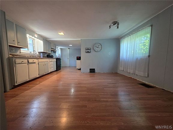 5th image of 12298 Maple Ridge Rd