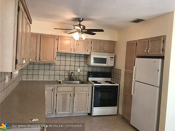 4th image of 1728 NE 17th Way