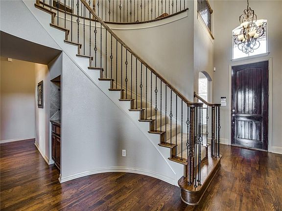 3rd image of 15646 Atkins Ln
