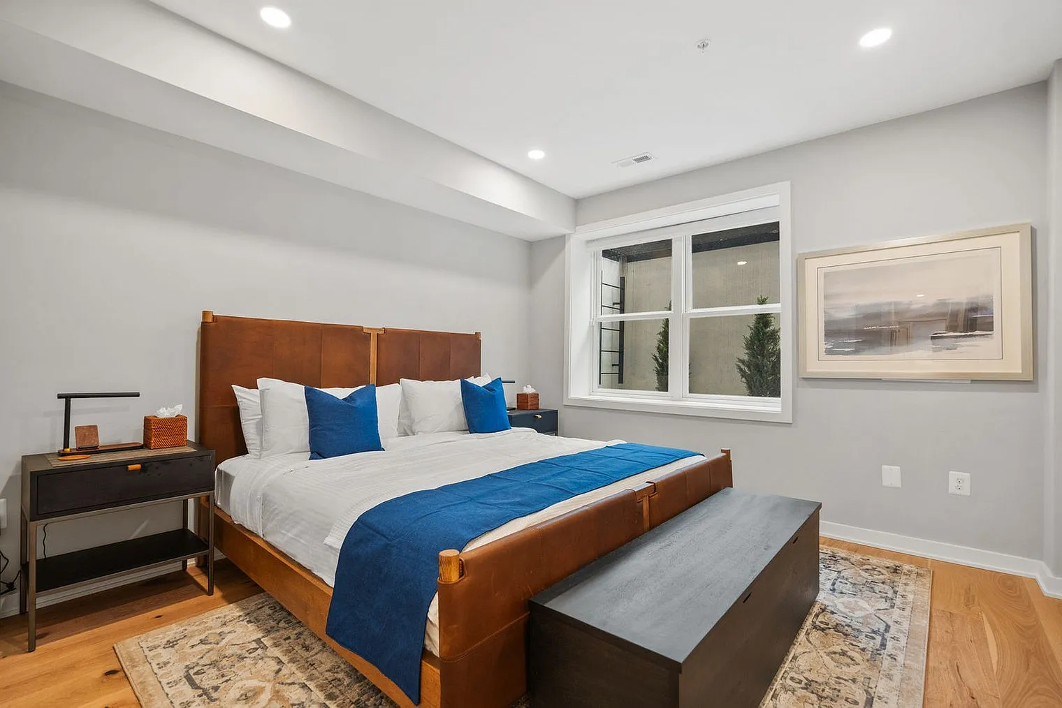 3 bed, 3.0 bath, 13993 sqft, $6,580 — Photo 3