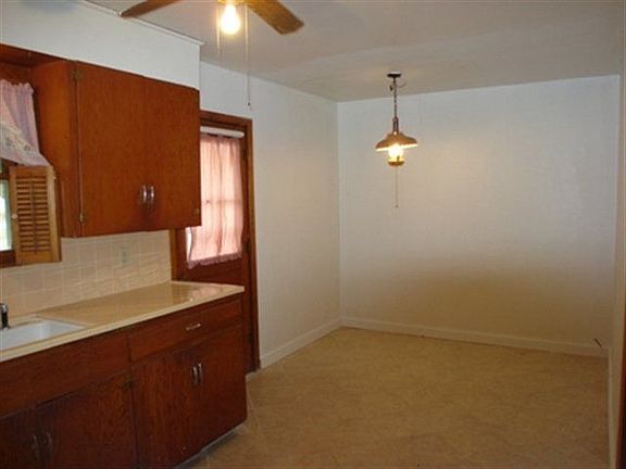 4th image of 3621 Avalon Ave
