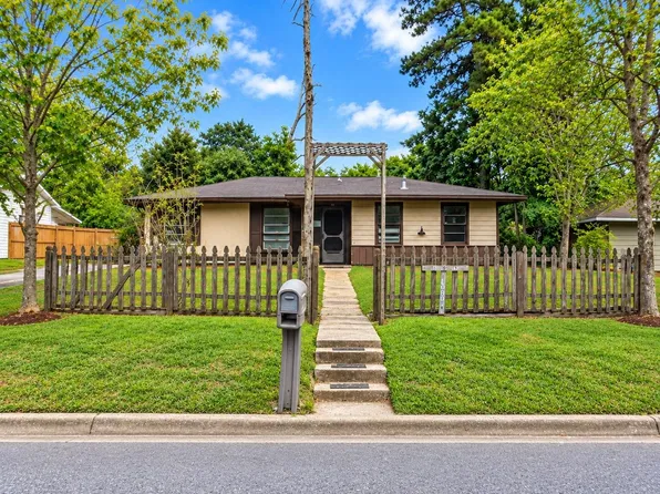 320 Temple St, Woodville, TX 75979