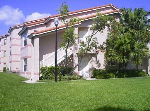 1st image of 3400 Pinewalk Dr N APT 922