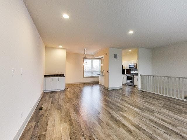 1st image of 40 W 3rd Ave APT 304