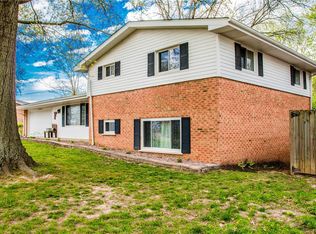 106 Williamsburg Dr, Belleville, IL 62221