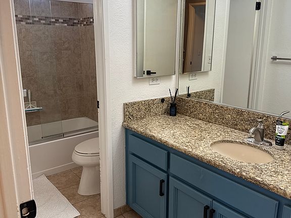 5th image of 1006 Acaciawood Ct