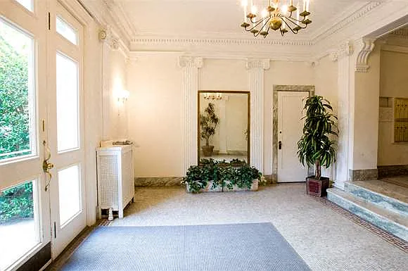 The Biltmore Apartments — Photo 8
