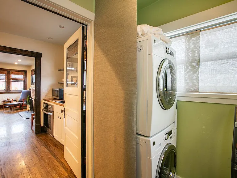 207 Richmond Dr NE — Photo 12