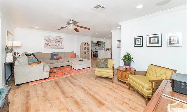 1306 W Church St — Photo 2