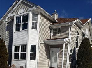 1093 Washington Grn, New Windsor, NY 12553