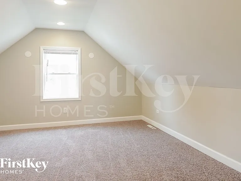 8025 S Kolin Ave — Photo 10