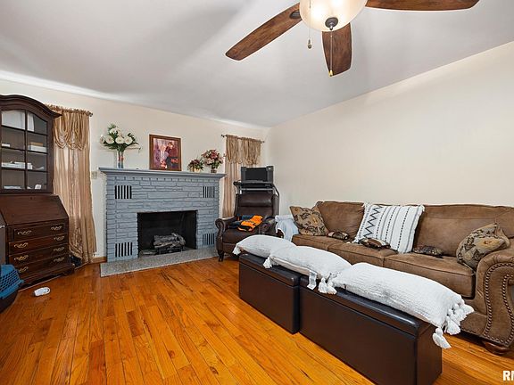 4th image of 2413 N Lehman Rd