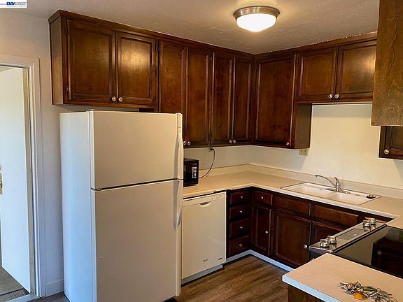 5th image of 17 Raggio Rd APT 1