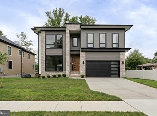 903 Ware St SW, Vienna, VA 22180