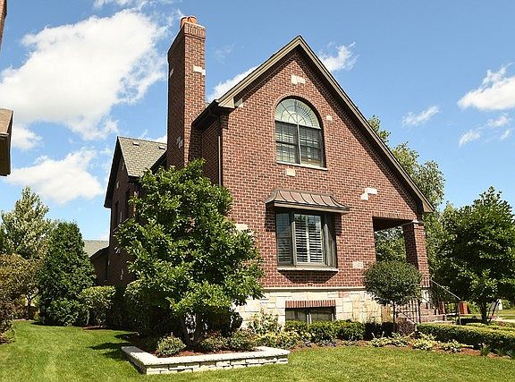 3rd image of 14582 Park Pl