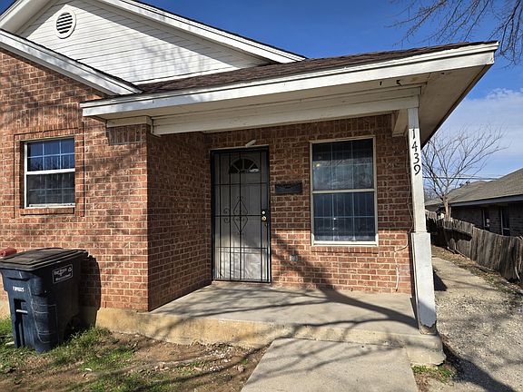 2nd image of 1439 E Robert St