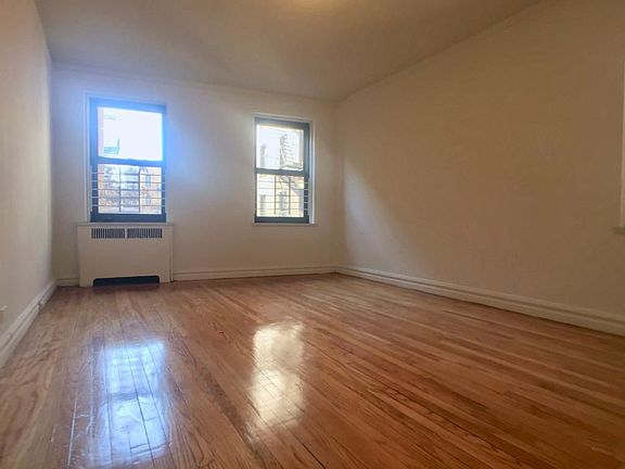 3rd image of 499 Fort Washington Ave APT 4E