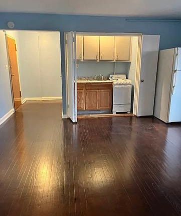 3rd image of 425 Mount Prospect Ave APT 316