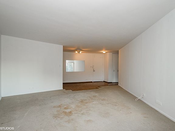 3rd image of 7061 N Kedzie Ave Suite 309