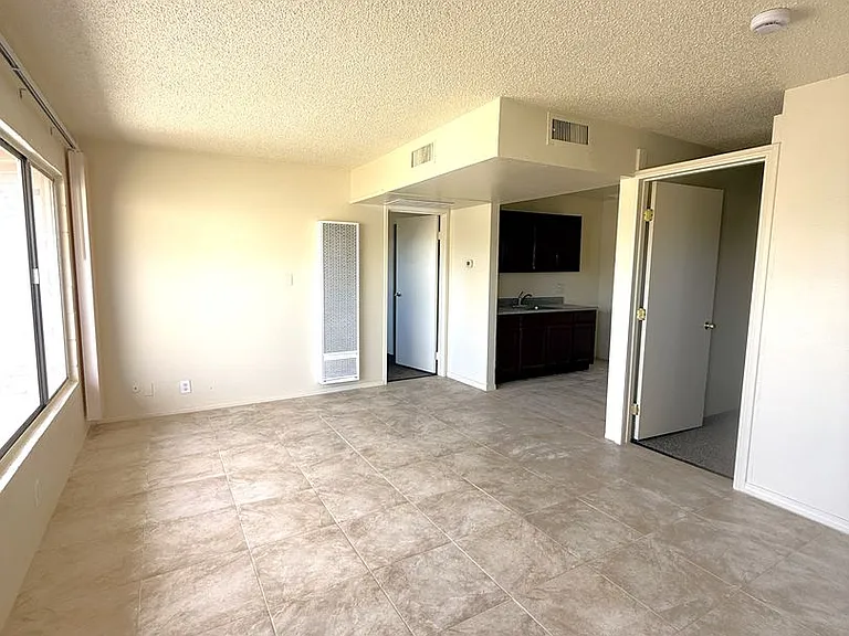 1678 Scott Ave. — Photo 1