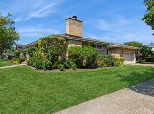 7122 Greenwood St, Morton Grove, IL 60053