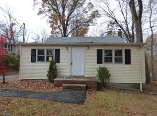 18 Center St, Stanhope, NJ 07874