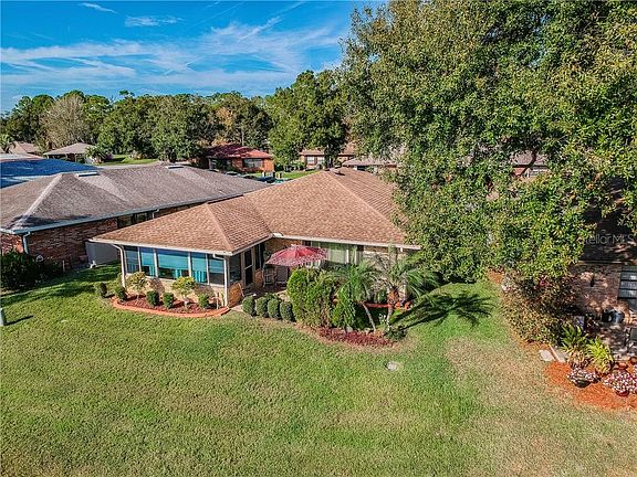 3rd image of 568 Lake Mystic Ln