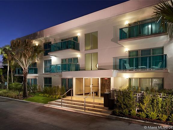 4th image of 290 Bal Bay Dr #109