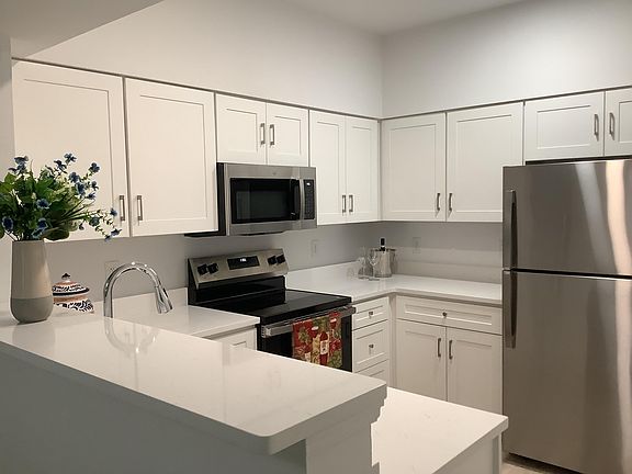 5th image of 700 Daniel Ellis Dr APT 2102