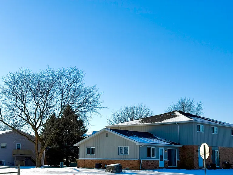 102 W Countryside Pkwy #C — Photo 11