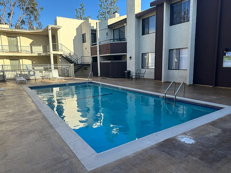 6323 Reseda Blvd #33 — Photo 16